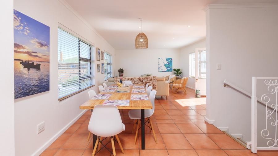 4 Bedroom Property for Sale in Oceanview Heights Western Cape